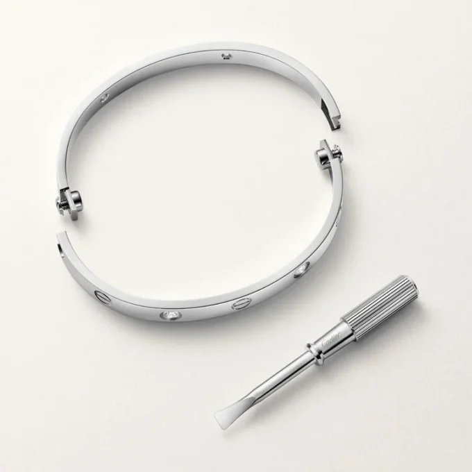 Love Bracelet, Classic Model, 4 Diamonds Love Bracelet, Classic Model, 4 Diamonds