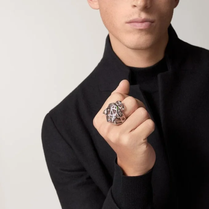 Panthere De Cartier Ring – Non-Rhodiumized White Gold, Tsavorite Garnets, Onyx – Cartier