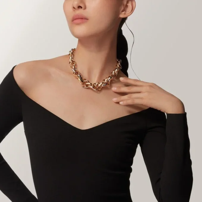 Trinity Necklace, Cushion-Shaped, Extra-Large Model Trinity Necklace, Cushion-Shaped, Extra-Large Model
